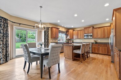 549 W Gladys Ave, Elmhurst, IL 60126 - photo 6