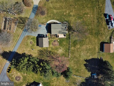 893 Severn Ct, Sykesville, MD 21784 - photo 3