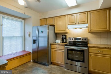 3920 Angelton Ct, Burtonsville, MD 20866 - photo 5