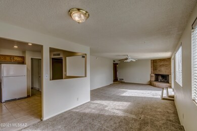 8548 E Beverly St__046