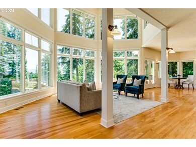 Living Room/Entrance
