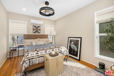 1332 Ocean Park Blvd unit D, Santa Monica, CA 90405 - photo 6