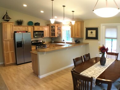 Kitchen/ Dining Area