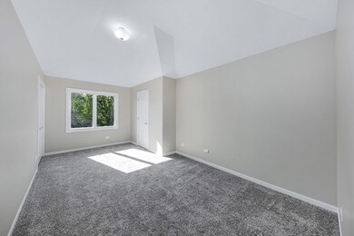 4215 Falkner Dr, Naperville, IL 60564 - photo 2