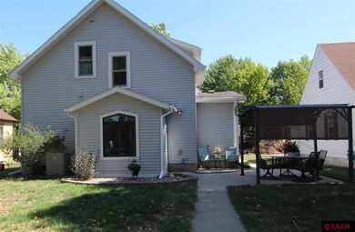 923 N Jefferson St, New Ulm, MN 56073 - photo 2