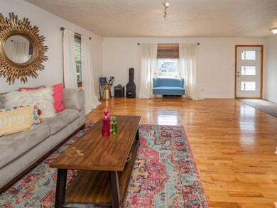 194 Kellogg St-105