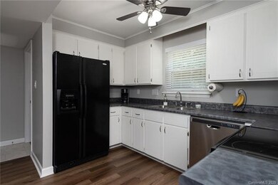 606 Pebblestone Ct, Statesville, NC 28625 - photo 4