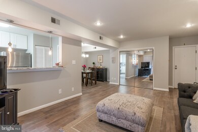 236 W Taylor Run Pkwy unit 5, Alexandria, VA 22314 - photo 3