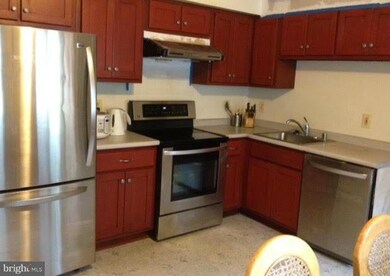 15212 Dufief Dr, North Potomac, MD 20878 - photo 2