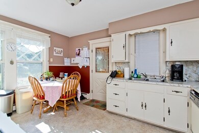 71 Oak Ln, Feeding Hills, MA 01030 - photo 2
