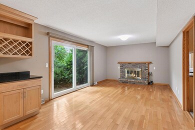 10829 Forestview Cir, Eden Prairie, MN 55347 - photo 7