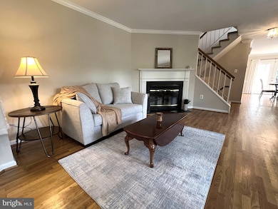 12807 Mill Brook Ct, Woodbridge, VA 22192 - photo 4