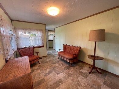 2127 N E St, Elwood, IN 46036 - photo 4