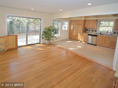 2400 Claremont Dr, Falls Church, VA 22043 - photo 5