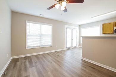 005-photo-dining-area-9112939