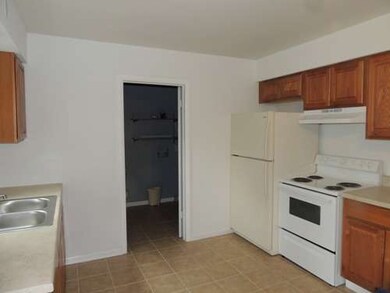 23 W Anchor Rd, Oswego, IL 60543 - photo 6