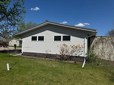 613 Vera St, Bottineau, ND 58318 - photo 6