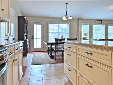 6812 Shady Grove Street Kitchen 4