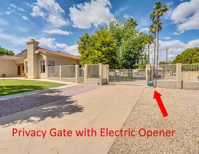 Everett Electic Gate Writing