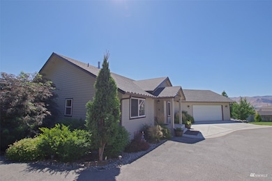 1811 6th St SE, East Wenatchee, WA 98802 - photo 3