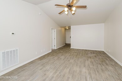 005-photo-living-room-14149400