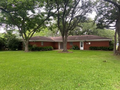 620 8th St, Bay City, TX 77414 - photo 4