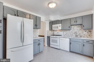 5412 Midship Ct, Burke, VA 22015 - photo 3