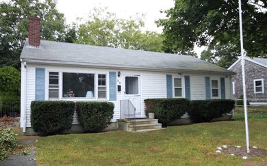 22 Chestnut St, Teaticket, MA 02536 - photo 2