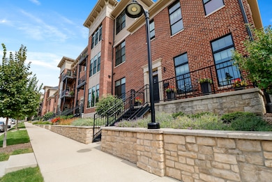 208 Campbell St unit 202, Valparaiso, IN 46385 - photo 2