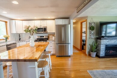 26 Healy Rd, Weymouth, MA 02188 - photo 5