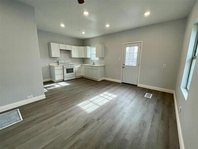 110 W Murray St, Denison, TX 75021 - photo 4