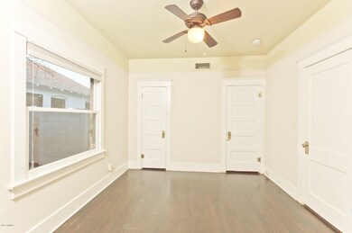 bedroom 1b
