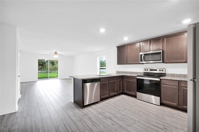 161 Yager Cir, Fort Myers, FL 33913 - photo 5