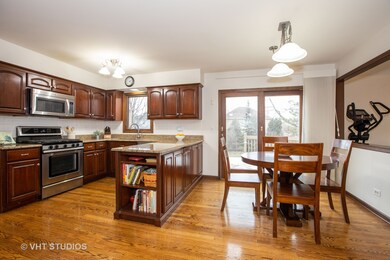 2137 University Dr, Naperville, IL 60565 - photo 7