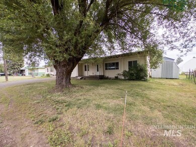 View of front of house with a front yard