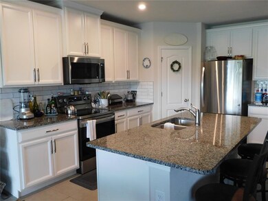 18487 Hunters Meadow Walk, Land O' Lakes, FL 34638 - photo 4