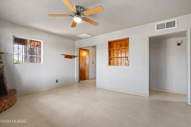 05-Living Area