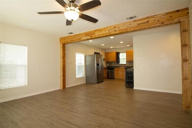 404 W Mill St, Decatur, TX 76234 - photo 7