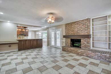 10605 Causeway Dr, El Paso, TX 79935 - photo 7