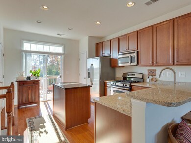 15683 John Diskin Cir unit 129, Woodbridge, VA 22191 - photo 4