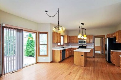 1123 Bards Ave, Naperville, IL 60564 - photo 3