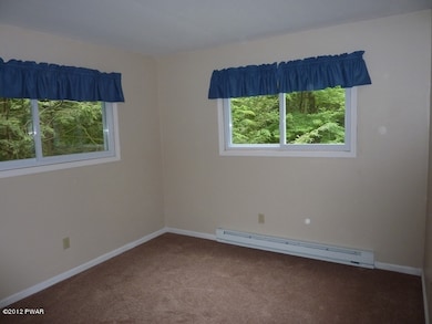 134 Eisenhower Dr, Dingmans Ferry, PA 18428 - photo 5