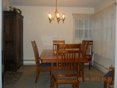 3433 Lanark Rd, Coopersburg, PA 18036 - photo 7