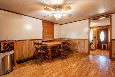 Eat in area of kitchen