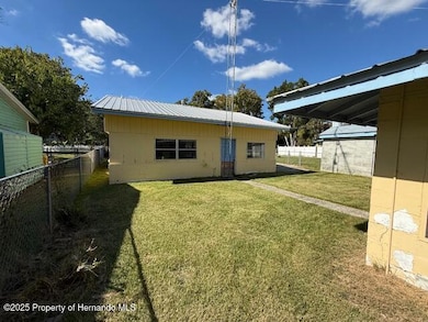 7154 Algonquin St, Weeki Wachee, FL 34607 - photo 4