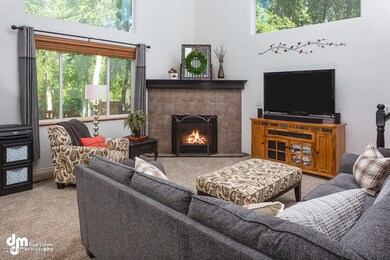Family Room_DMD_9688-SMALL