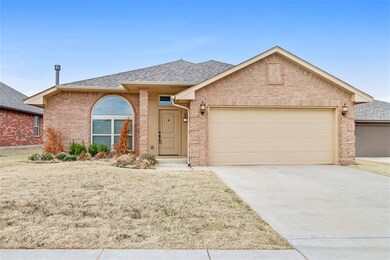 18209 Sandhurst Ct, Edmond, OK 73012 - photo 2