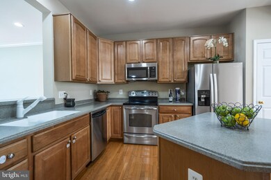 42247 St Huberts Place, Chantilly, VA 20152 - photo 6