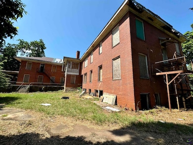 130 W Dodson St, Americus, GA 31709 - photo 3