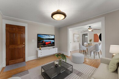 Light & Bright upper level condo